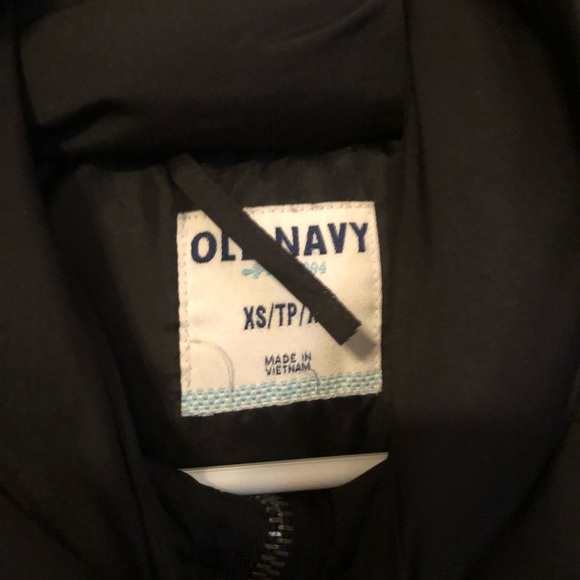 Women’s Old Navy Winter Coat - Picture 2 of 9